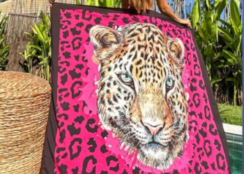 Fierce Gaze Fuchsia Pareo